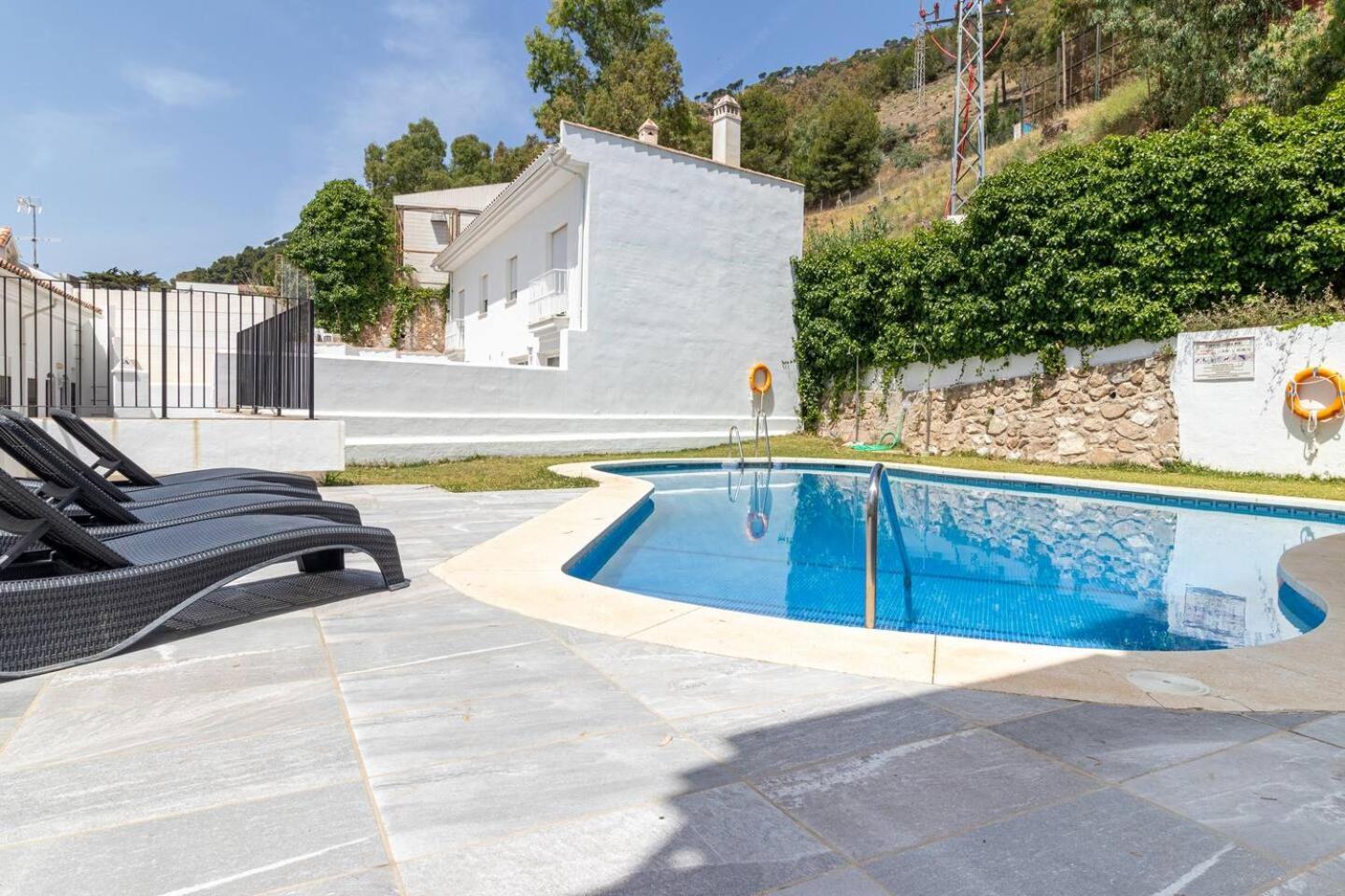 New Renovated With Modern Touch Сasa de vacaciones Mijas